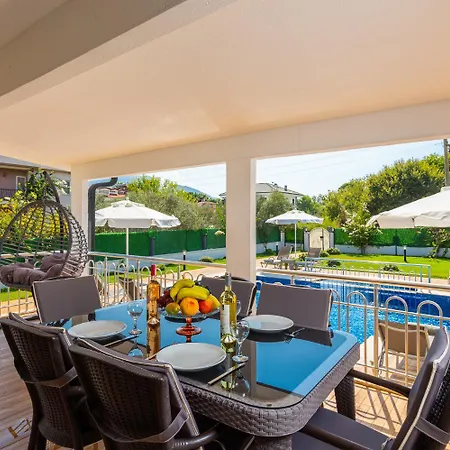 Delfin Villa *